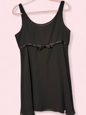 Vintage Y2K adorable black mini dress with empire waist bow detail size 4